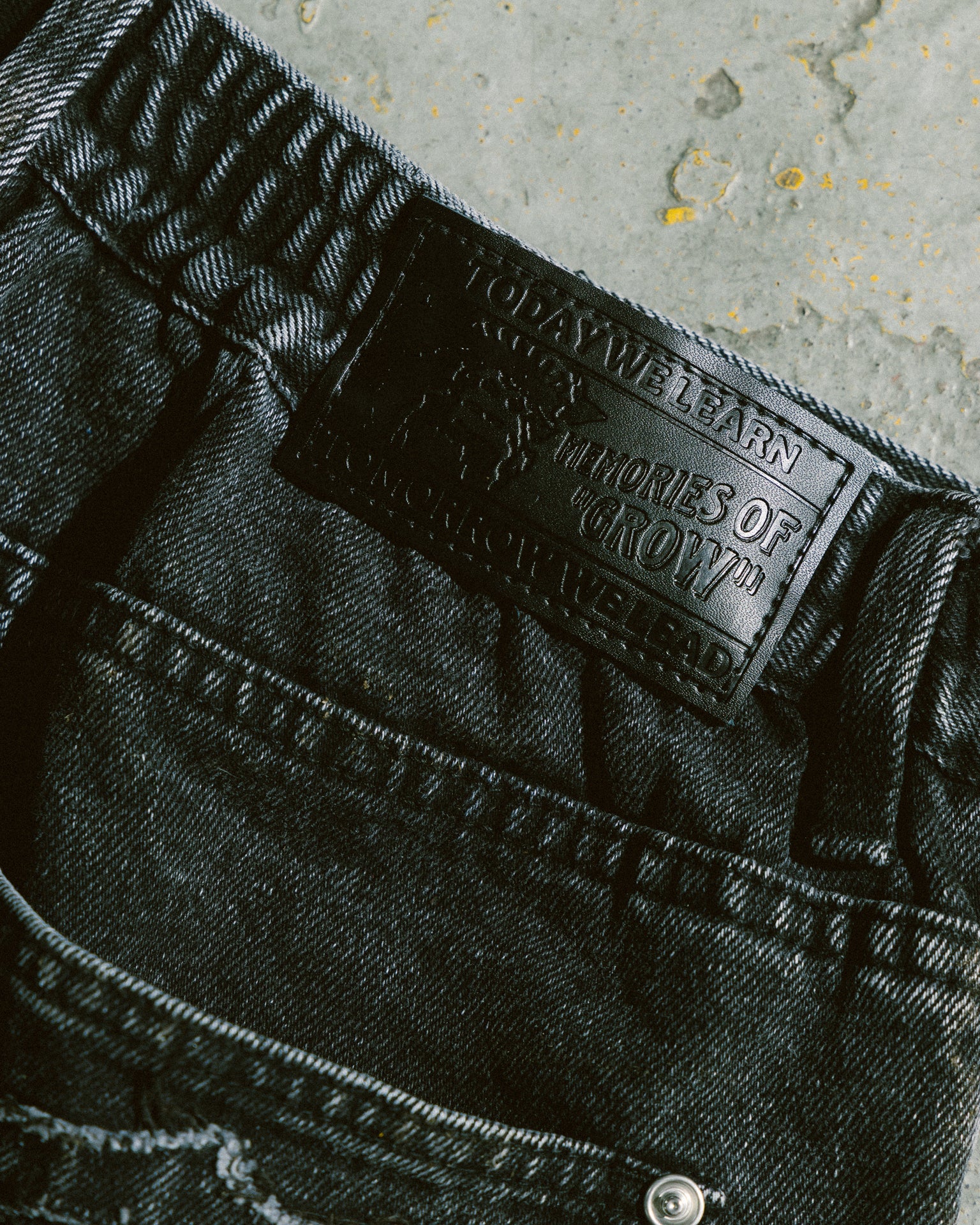 GROCERY X FOOTLOOSE TYCOON OVERSIZED WASHED DENIM SHORTS/ AGED BLACK