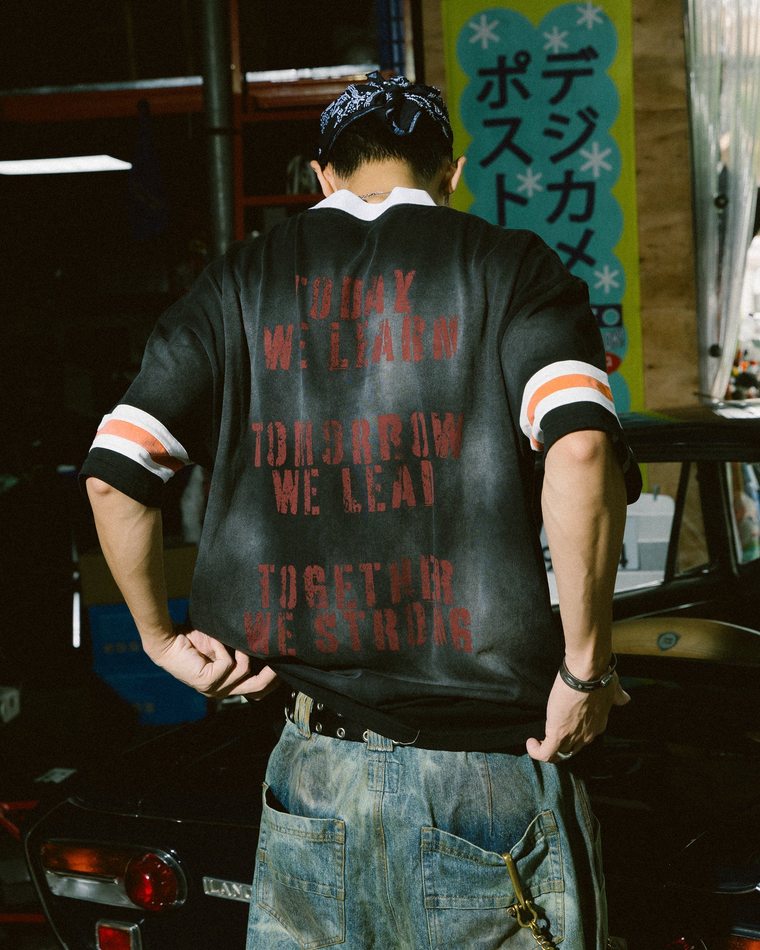 GROCERY X FOOTLOOSE TYCOON TOGETHER WE STRONG WASHED TEE/ BLACK