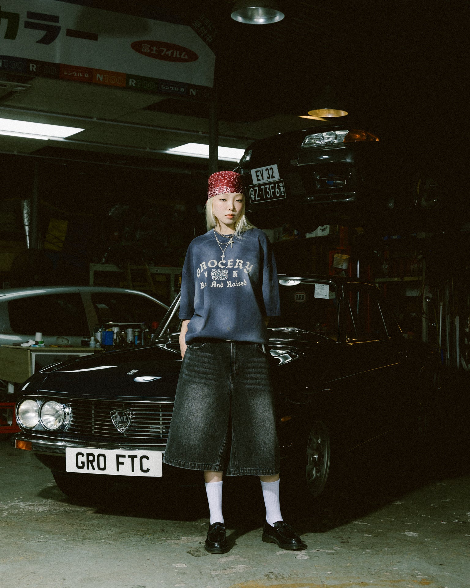 GROCERY X FOOTLOOSE TYCOON OVERSIZED WASHED DENIM SHORTS/ AGED BLACK