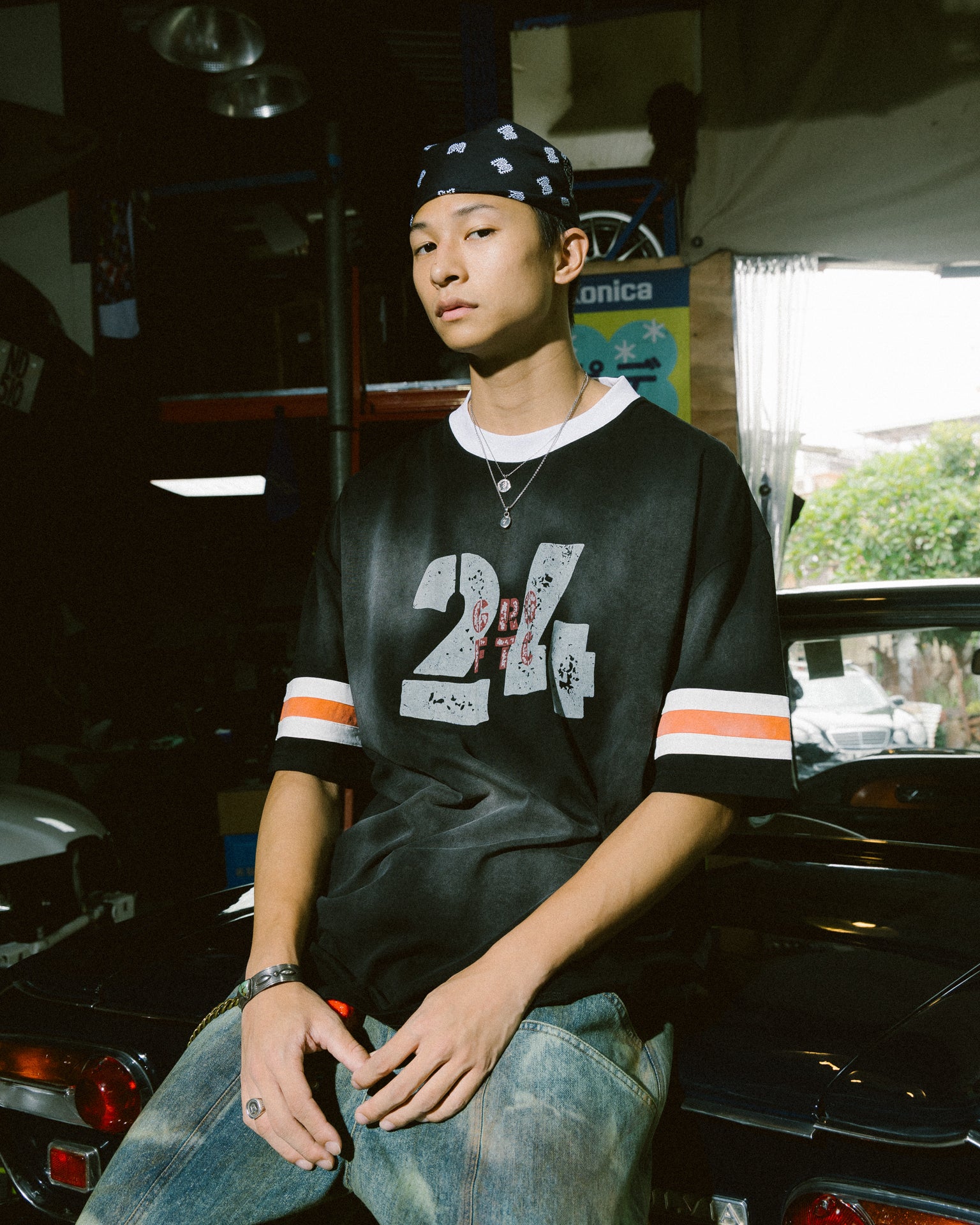 GROCERY X FOOTLOOSE TYCOON TOGETHER WE STRONG WASHED TEE/ BLACK