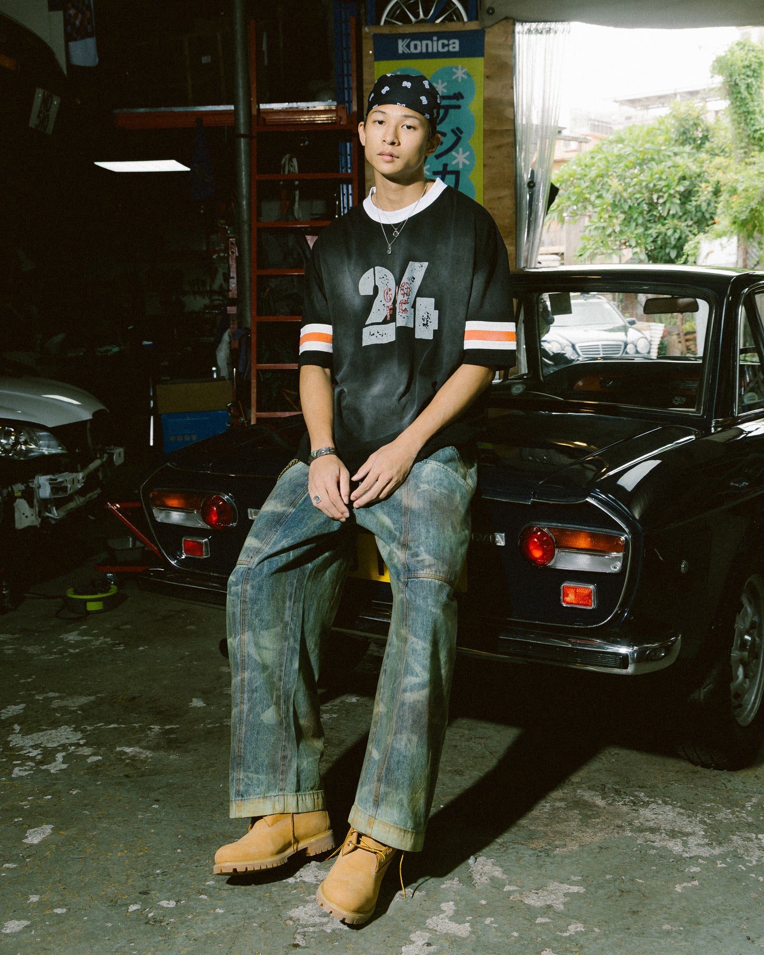 GROCERY X FOOTLOOSE TYCOON TOGETHER WE STRONG WASHED TEE/ BLACK