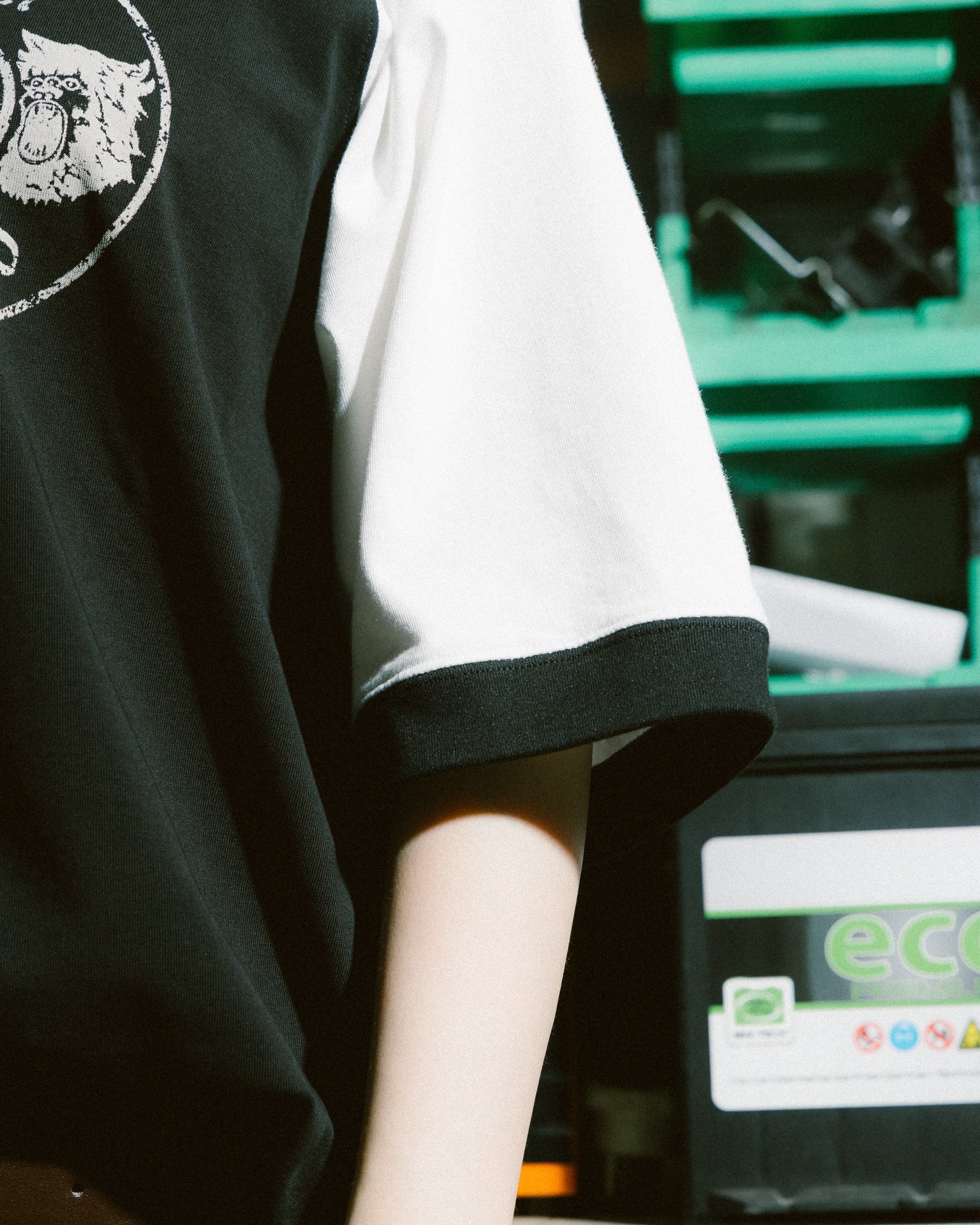 GROCERY X FOOTLOOSE TYCOON RAGLAN TWO TONE TEE/ BLACK